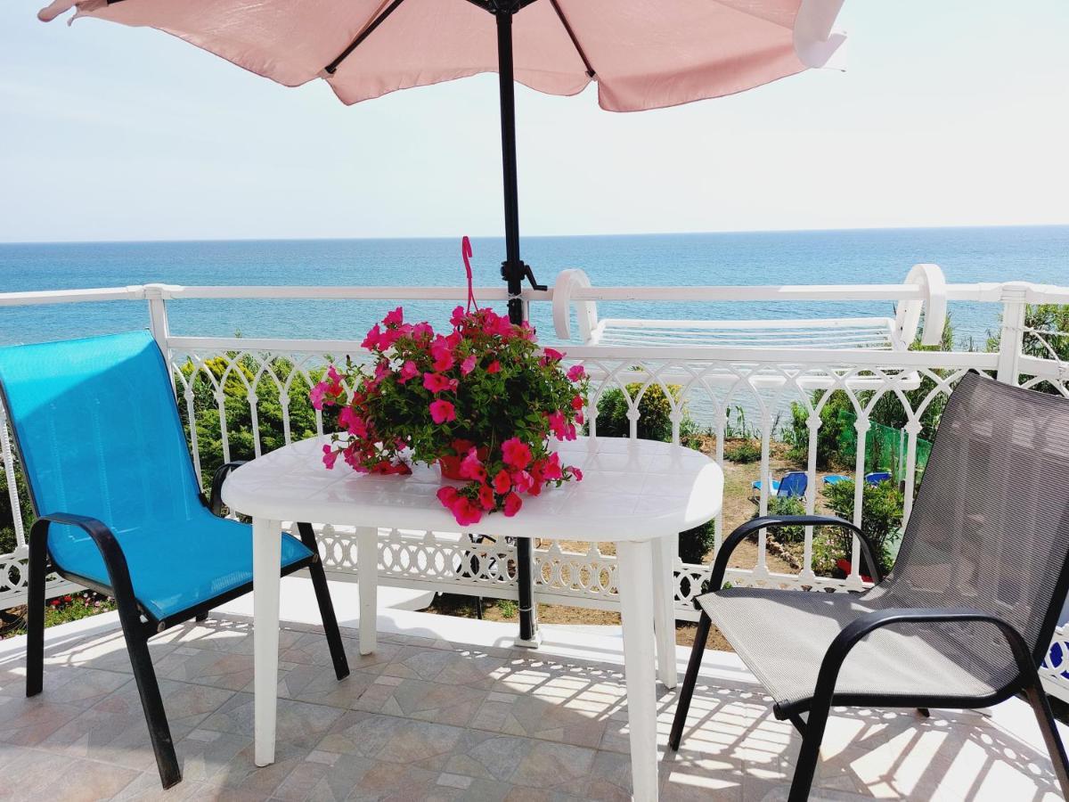 Leta Apartments Agios Georgios  Dış mekan fotoğraf